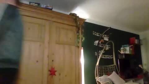 Simon online show from 03/08/25, 06:47