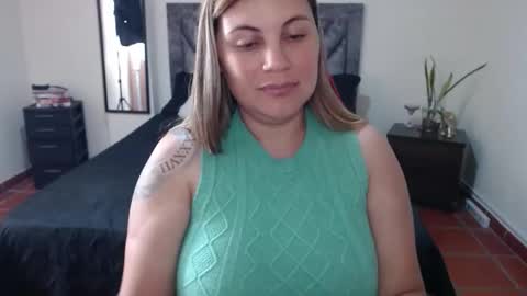 Snapshot of secretdeluxe chatting on 06/08/26, 11:54 Secret Bella online show from 06/08/26, 11:54