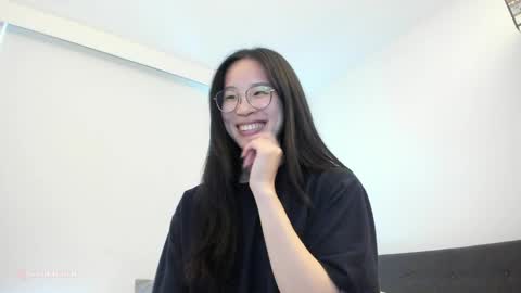 Snapshot of secretgirlfriendxo chatting on 05/09/26, 02:28 Angela online show from 05/09/26, 02:28