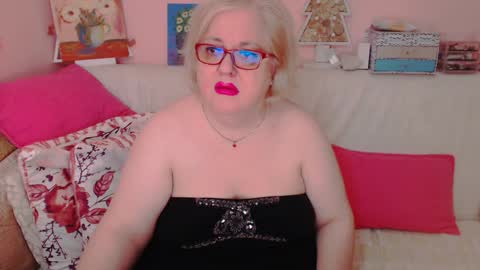 Snapshot of secretloverbbw chatting on 01/28/25, 07:53 Alice online show from 01/28/25, 07:53
