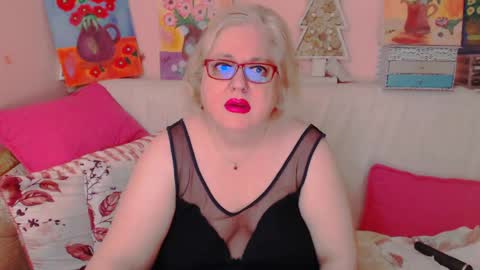 Snapshot of secretloverbbw chatting on 05/29/26, 07:01 Alice online show from 05/29/26, 07:01