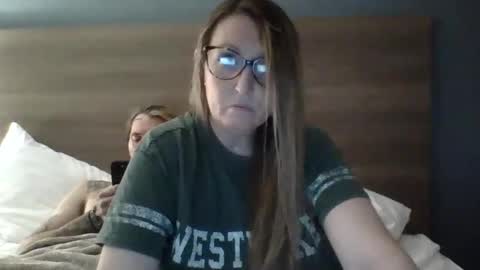 secretskyla online show from 10/17/25, 03:20