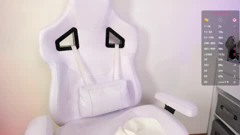 Ava   online show from 11/14/25, 04:22