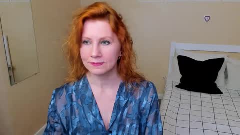 seductive_foxy_ online show from 09/21/25, 08:10