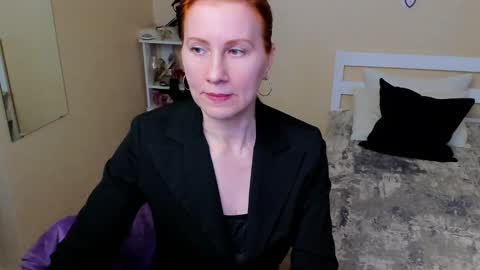 seductive_foxy_ online show from 10/21/25, 10:05