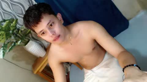 Snapshot of seductive_maxxx chatting on 07/18/26, 08:18 Max online show from 07/18/26, 08:18