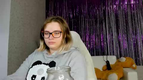 seductive_she_wolf online show from 03/08/25, 05:11