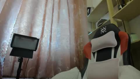 seductive_she_wolf online show from 11/04/25, 12:48