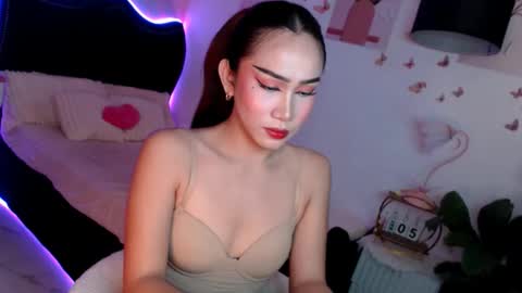Snapshot of seductive_vana chatting on 05/04/26, 06:15 Vanessa online show from 05/04/26, 06:15
