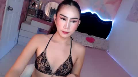 Snapshot of seductive_vana chatting on 05/16/26, 12:18 Vanessa online show from 05/16/26, 12:18