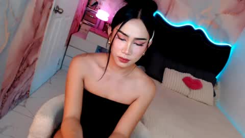 Snapshot of seductive_vana chatting on 07/29/26, 05:44 Vanessa online show from 07/29/26, 05:44