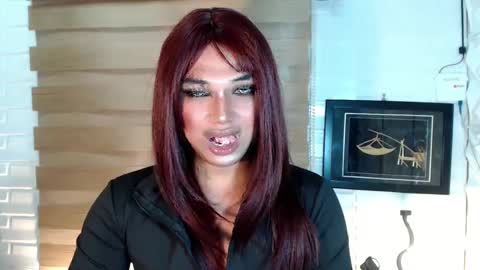 Snapshot of seductivedeluxe69 chatting on 02/24/25, 03:09 Deluxe online show from 02/24/25, 03:09