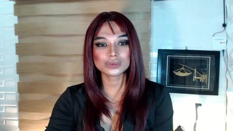 Snapshot of seductivedeluxe69 chatting on 02/24/25, 06:15 Deluxe online show from 02/24/25, 06:15