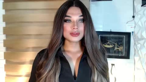 Snapshot of seductivedeluxe69 chatting on 02/26/25, 10:26 Deluxe online show from 02/26/25, 10:26