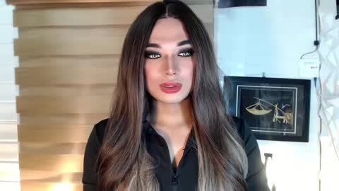 Snapshot of seductivedeluxe69 chatting on 03/01/25, 03:21 Deluxe online show from 03/01/25, 03:21