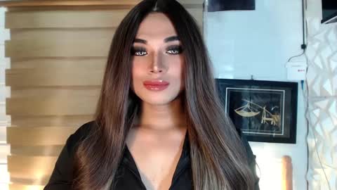 Snapshot of seductivedeluxe69 chatting on 03/04/25, 06:58 Deluxe online show from 03/04/25, 06:58