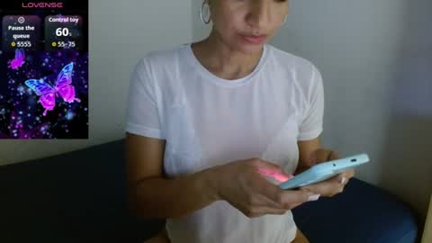 Snapshot of seductress_malia chatting on 06/26/26, 04:11 seductress_malia online show from 06/26/26, 04:11