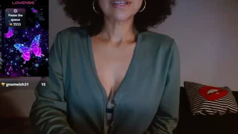 Snapshot of seductress_malia chatting on 07/14/26, 02:05 seductress_malia online show from 07/14/26, 02:05