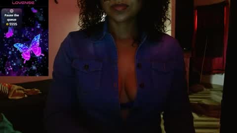 Snapshot of seductress_malia chatting on 07/24/26, 07:01 seductress_malia online show from 07/24/26, 07:01