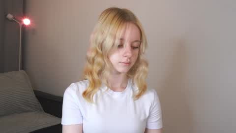 Snapshot of seebunny chatting on 06/01/26, 05:25 See Its honey bunny im Lana online show from 06/01/26, 05:25