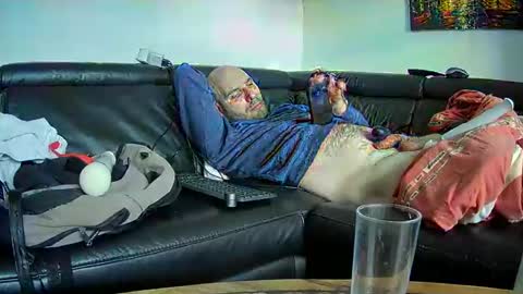 Snapshot of seeebi chatting on 12/22/24, 11:54 Sebastian online show from 12/22/24, 11:54