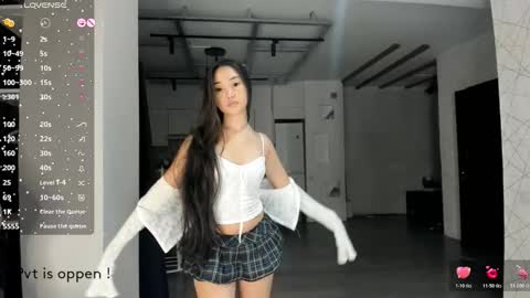 Akira Youri online show from 10/30/25, 01:01