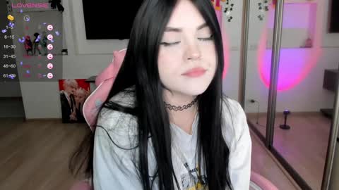 Selena  online show from 12/12/24, 04:59