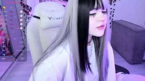 Selena  online show from 11/10/25, 05:39