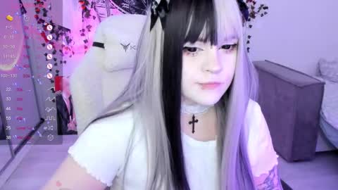 Selena  online show from 11/19/25, 11:54