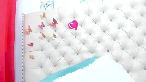 selena_beautyy online show from 04/22/26, 07:04