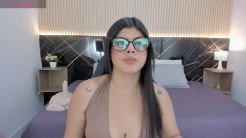 Selena online show from 02/11/26, 02:27