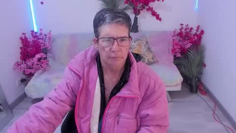 Selena online show from 09/17/25, 11:34