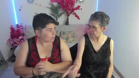 Selena online show from 09/22/25, 11:34