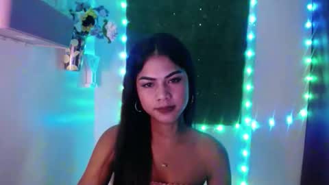 selena_fox2000 online show from 04/18/26, 11:05