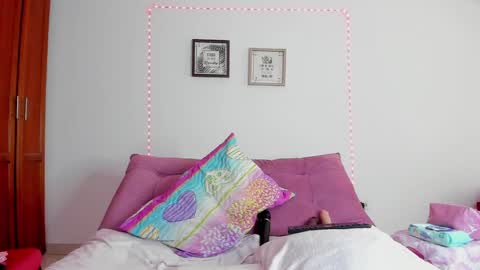 Karen online show from 04/22/26, 02:07