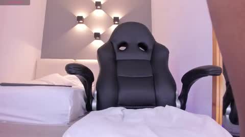 Selena online show from 02/19/26, 11:17