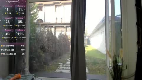 Selena online show from 02/14/25, 10:49