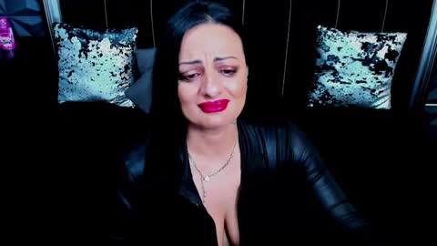 Selene online show from 12/28/24, 09:09