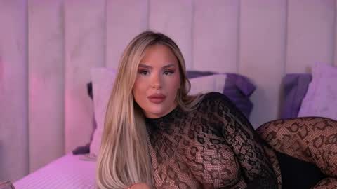 Selena online show from 03/20/26, 08:52