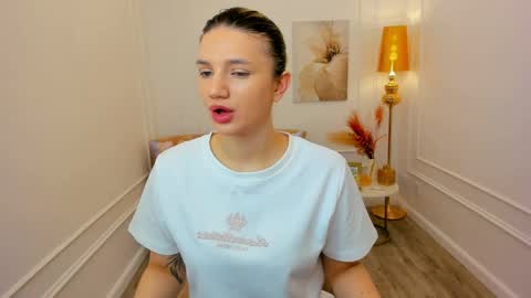 selenaemoore online show from 04/02/26, 03:26