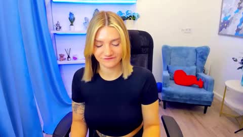 Snapshot of selenaemoore chatting on 05/02/26, 07:30 selenaemoore online show from 05/02/26, 07:30