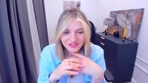 Snapshot of selenaemoore chatting on 05/08/26, 03:45 selenaemoore online show from 05/08/26, 03:45