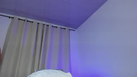 Snapshot of selenafox_0 chatting on 09/19/25, 01:51 selenafox online show from 09/19/25, 01:51