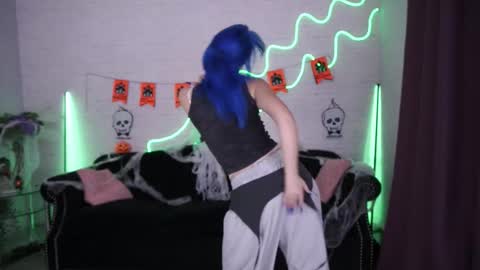 selenairis online show from 10/28/25, 09:17