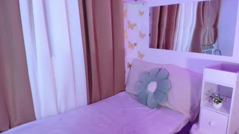 Snapshot of selenareyes chatting on 09/14/25, 08:41 JC online show from 09/14/25, 08:41