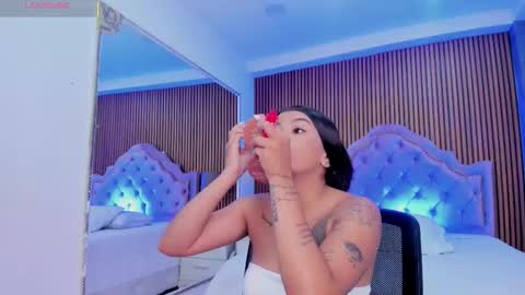 Snapshot of selenastonne chatting on 10/19/25, 07:47 selenastonne online show from 10/19/25, 07:47