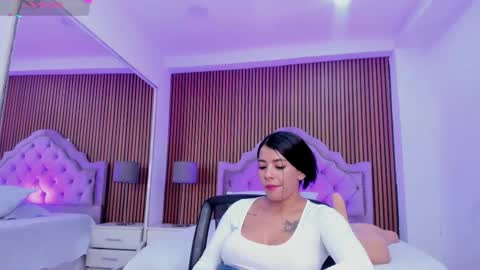 Snapshot of selenastonne chatting on 11/08/25, 09:46 selenastonne online show from 11/08/25, 09:46