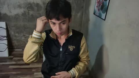 Snapshot of selene_0417 chatting on 09/24/25, 06:44 Aprilane online show from 09/24/25, 06:44