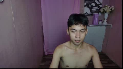 Snapshot of selene_0417 chatting on 10/29/25, 04:37 Aprilane online show from 10/29/25, 04:37