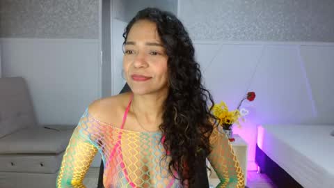 Snapshot of selene_bubble chatting on 04/30/26, 02:34 Selene online show from 04/30/26, 02:34